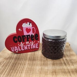 Hazelnut Coffee Scented Candle & Wooden Heart Bundle